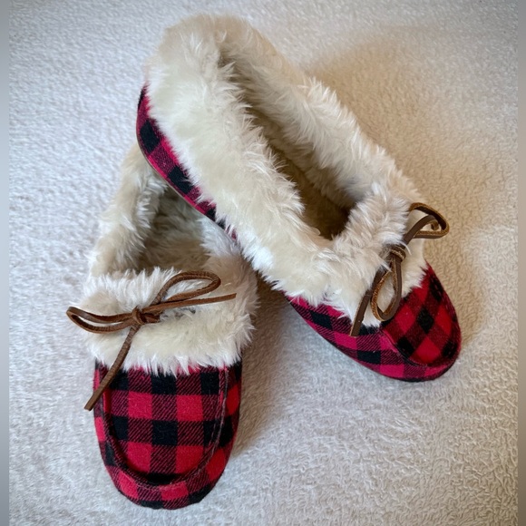 Vionic Cozy Juniper Plaid Moc Slippers — Women’s 9 (EU 40) - Picture 1 of 7